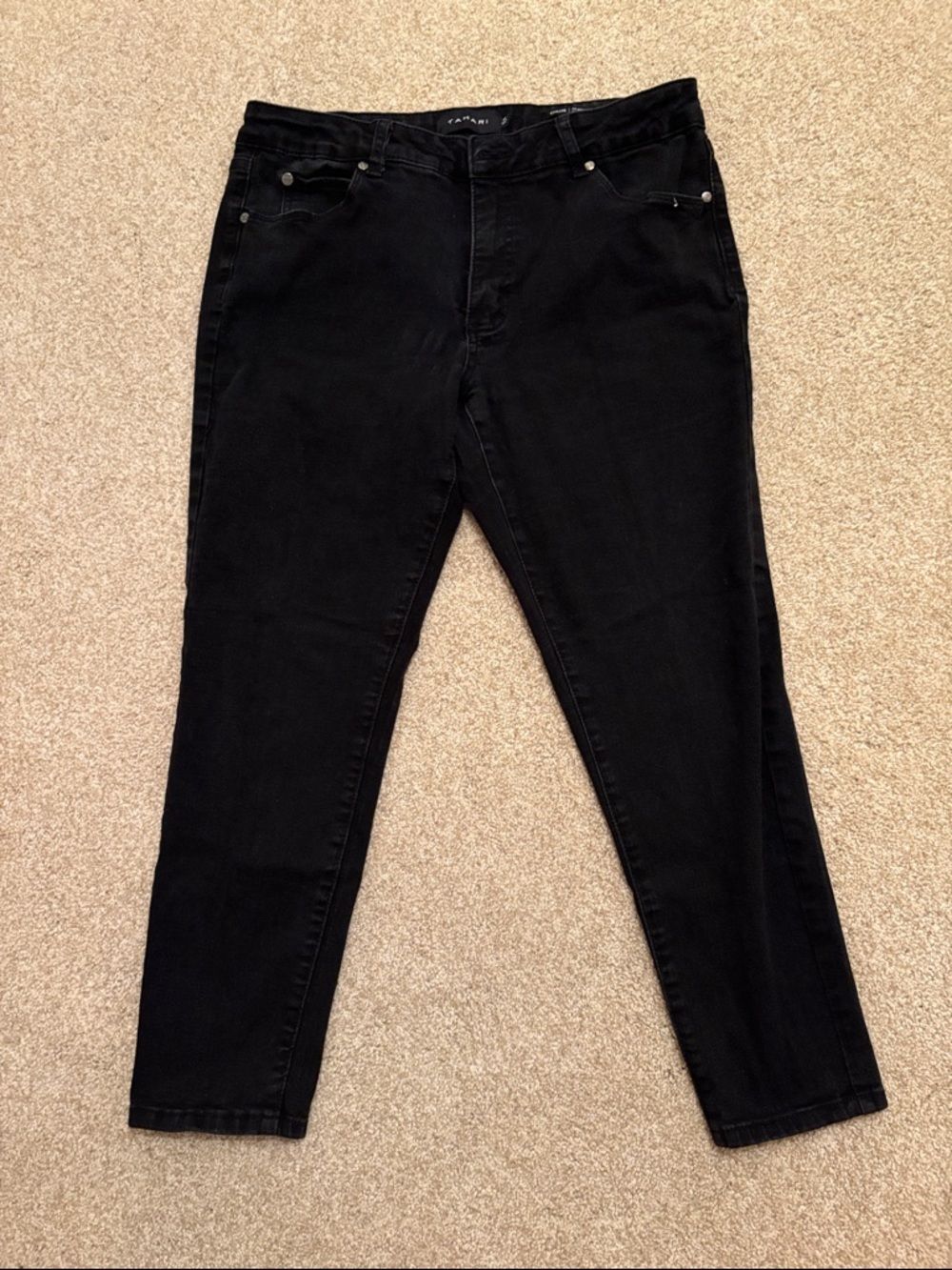 Women’s Tahari black Skinny Jeans